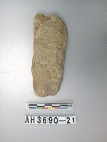 藏品(中長條形打製石斧)的圖片